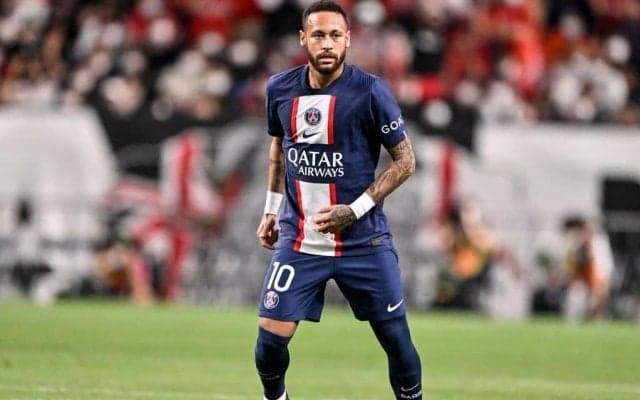「W杯では彼を止められないだろう」PSG・ネイマールによる「極上ドリブル突破」が大反響! 緩急とボディフェイントによる”2人抜き”で「1000万再生」を記録