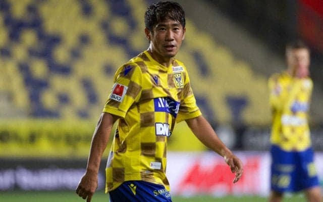 「久々の手術で緊張…」足を手術した香川真司、松葉杖で笑顔＆ダブルピースに長友や吉田、岡崎が反応「リハビリ頑張ります」