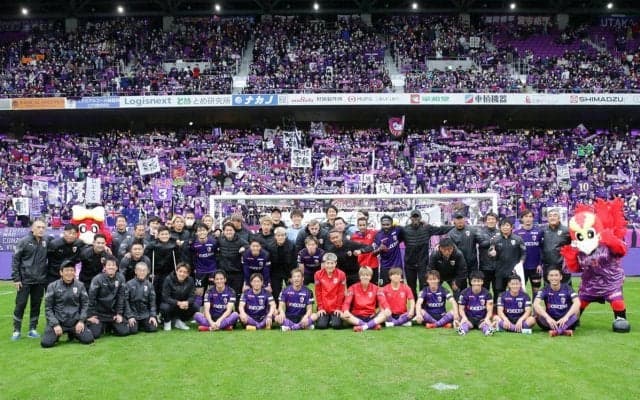 死力を尽くした京都と熊本、試合後には両チームの選手たちへ惜しみない拍手