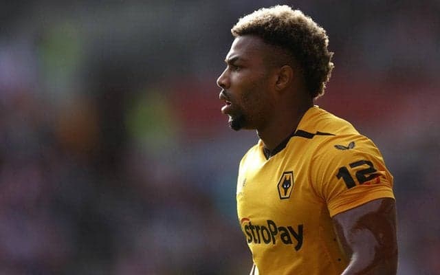 「サッカー選手というよりボディビルダー」ウルブスFWトラオレの腕の光沢に視線集中