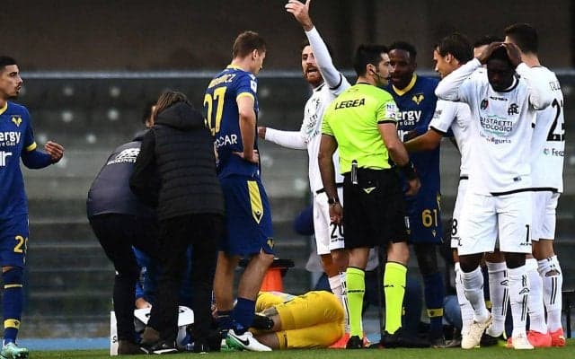 ポーランド代表GKに悲劇…W杯前ラストマッチで相手と接触しすぐにプレー不可能とわかる重傷、招集選手も変更《カタールW杯》