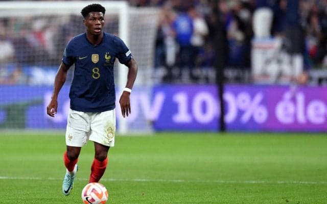 「クールじゃん」上着が目を惹く、フランス代表の新鋭チュアメニはコーデも話題「ドリップ・オン・ドリップ」