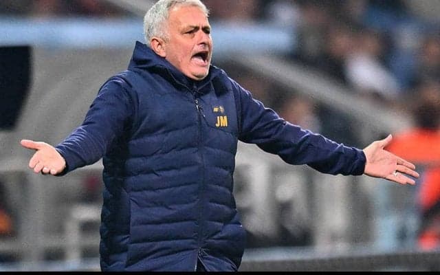 モウリーニョに2試合のベンチ入り禁止処分、トリノ戦で審判を罵倒