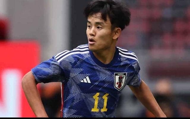 「生やしてるだろ」久保建英の“髭”に柴崎岳もツッコミ！久保は意地でも否定「剃るのがめんどくさくて」