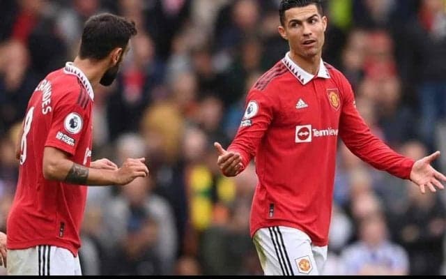 クラブ批判のC・ロナウドと同僚ブルーノの“ぎこちない”握手をキャラガー氏が痛烈いじり！自身はC・ロナウドに握手を無視されたことも