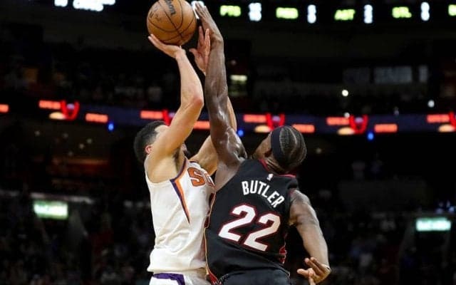 サンズ戦で見事な逆転勝利を飾ったヒート…指揮官が主軸のバトラーとアデバヨを絶賛