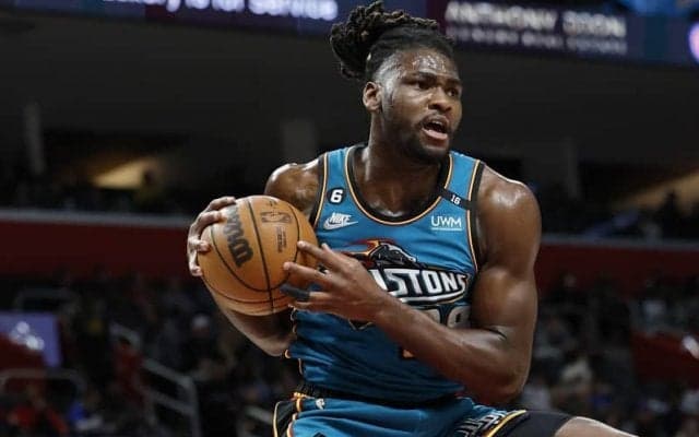 ピストンズで先発センターを務めるアイザイア・スチュワートが右足親指の捻挫で離脱