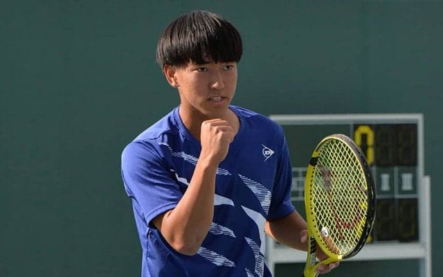 富田悠太が神山宏正をストレートで下し、全豪オープンジュニアの本戦ワイルドカードを獲得[ダンロップ ロード トゥ ザ オーストラリアンオープン イン 四日市]