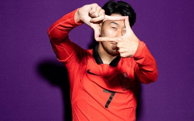 「ブラックパンサー」「オペラ座の怪人」バットマン姿で復活のソン・フンミンに種々の歓迎「暑さで一気に上がったパンツ」