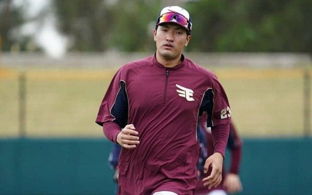 楽天が3選手の背番号変更を発表　弓削隼人は「23」から「38」、小峯新陸は「68」