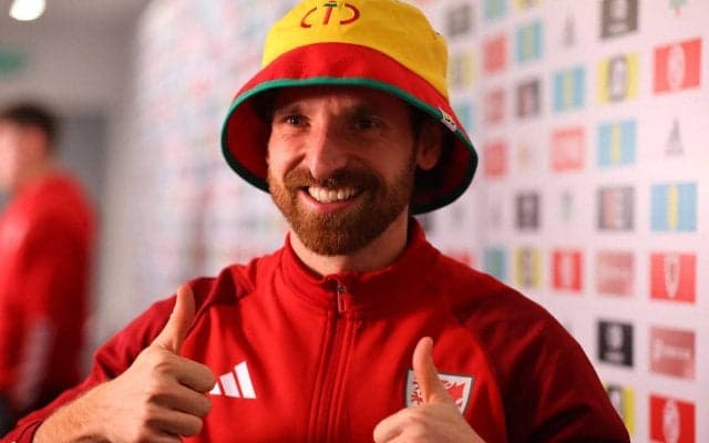 「正直に言うなれば、彼には無理」ウェールズ代表に強行招集のジョー・アレン、初戦欠場を指揮官が明かす