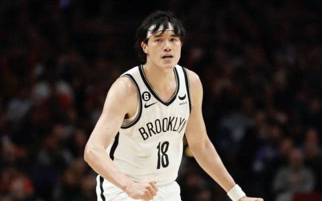 渡邊雄太が勝負所の4Qで4本の3Pを沈めて計16得点…ネッツがグリズリーズに白星