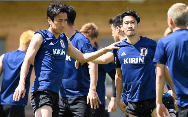 「カイザーとリハビリ」手術明けの香川真司が長谷部誠との豪華合トレを報告！「朝からスプリントしまくってました」