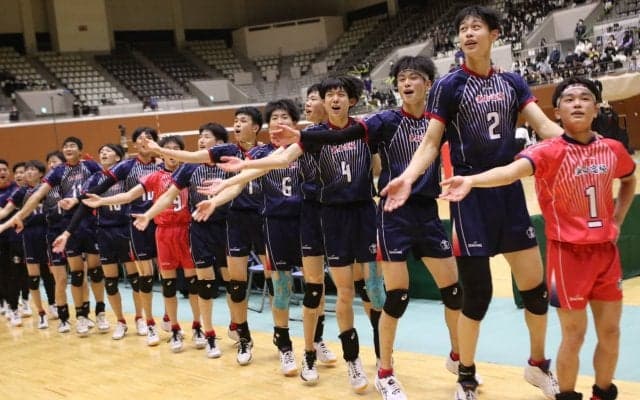 全国二冠へ 東山が14本のブロックを決めて完勝【春高京都府予選（男子）】