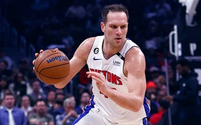 ピストンズが接戦でナゲッツを下し7連敗脱出…ゴードンが放った同点弾はリングに弾かれる