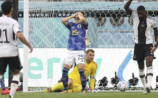 【カタールW杯】日本代表、前田大然の“幻のゴール”はオフサイド…　ドイツに1点ビハインド許し後半へ