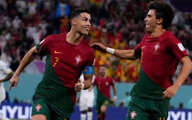 C・ロナウドが史上初のW杯｢5大会連続ゴール｣! ユナイテッド退団によって｢無所属｣のポルトガル代表FWが決めた歴史的瞬間が話題に