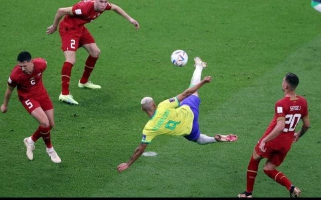「身体能力レベチ」ブラジル代表リシャルリソンが初戦からキャプテン翼級の鮮烈ジャンピングボレー「4時まで起きてて良かった」