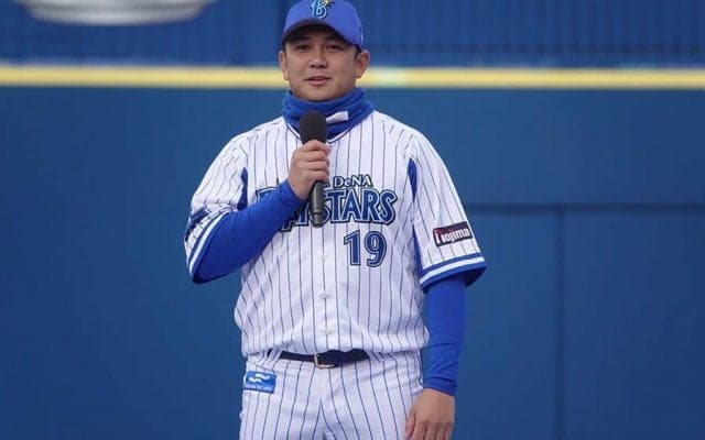 DeNA山崎康晃、涙の残留宣言　声震わせファンに報告「夢を一緒に見続けて」