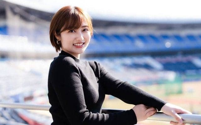 普段見られないレアな一面…女優・奥山かずさ、“未来の主力”揃うロッテ秋季練習に興奮