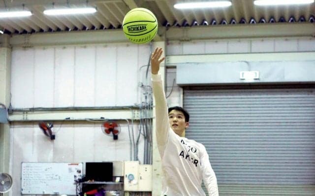 全ての中高生に知ってほしい！ 基本のシュートを決め切る極意〈レイアップ編(5)〉[リバイバル記事]