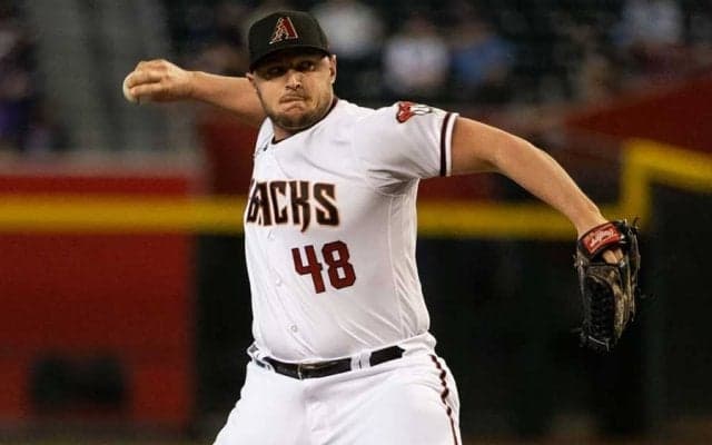 DeNA、救援ウェンデルケンと1年最大4.3億円で契約　平均153キロ剛速球が売り