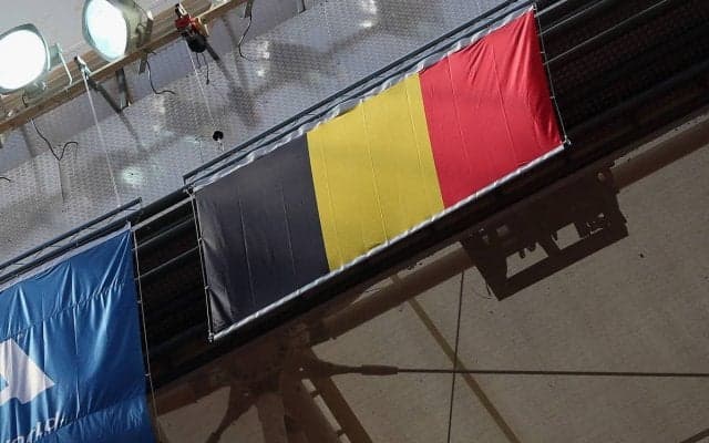 W杯中にベルギー国内で一部サポが暴徒化…発煙筒や爆竹、車も炎上し警察も介入
