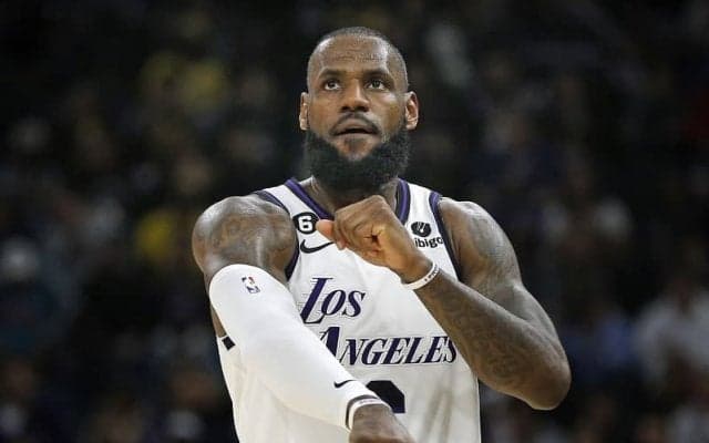 NBA歴代1位のジャバーまであと1016得点のレブロンへ、好敵手デュラントも期待