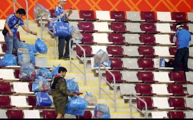 「ふざけるな」、「恥を知れ」イギリスの記者が日本サポーターのゴミ捨て動画投稿し批判も、“逆再生”と分かり炎上中「なぜこんなことをする？」