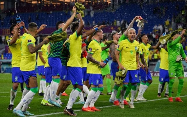 「ゴールのたびにヌード写真を送る」ブラジルのセクシーモデルが衝撃の約束を実行、選手もお誘い「選手とスタッフ全員に送りたいわ」