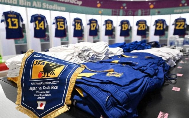 「素晴らしい」「夢の仕事だ」W杯公式アカウントが日本代表に注目、選手のユニフォームを準備するキットマンに密着「おそらくサッカー界で最高の仕事？」