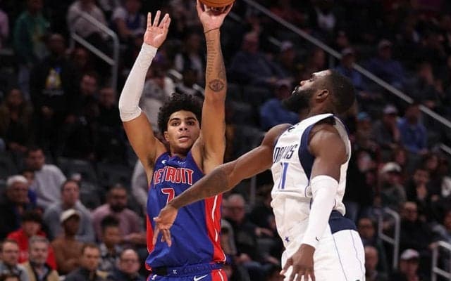 キリアン・ヘイズが土壇場で連続3Pを炸裂…ピストンズがマブスとのオーバータイムを制す