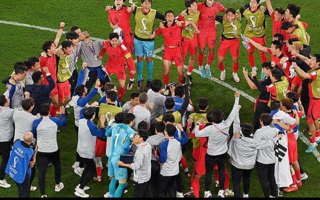 韓国がファン・ヒチャンの後半AT弾でポルトガルに劇的逆転勝利！　逆転での2位通過果たす《カタールW杯》