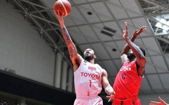 アルバルク東京が三遠ネオフェニックスに勝利…アレックス・カークがB1史上初通算400ダンクを達成