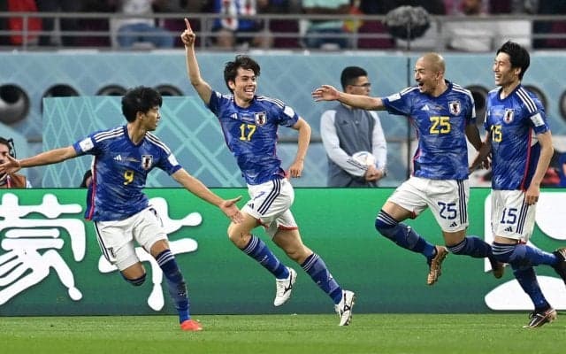 「ちょ、やばいてこれ笑」「すごい技術力」スペイン撃破の決勝ゴールをナイツ・土屋が再現！ 堂安の豪快ミドルも細部にこだわる