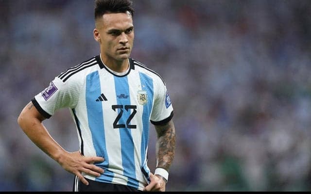 メッシがカタールW杯ノーゴールのラウタロを擁護｢とても重要な選手｣