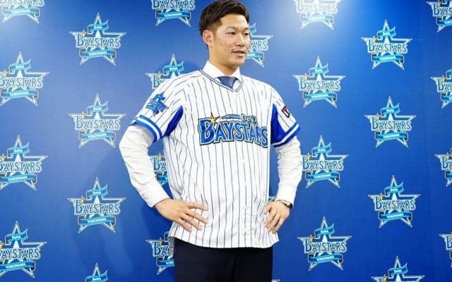 会見で語るのを嫌がった“背番号98の理由”　京田が刻み付ける傷と横浜での新たな人生