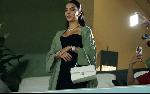 C・ロナウドの先発落ちに妻ジョージナさんが不満爆発！「ファンはあなたの名前を叫び続けていた」