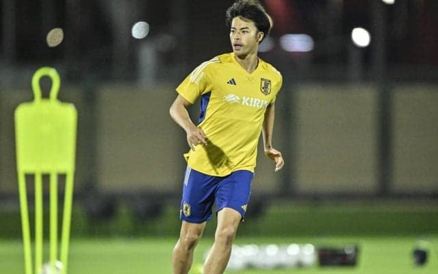 「この絵を見て朝涙が出ました」アオアシ公式の「日本代表への激励イラスト」に7.4万いいね！ 「葦人と三笘が重なる」と、泣き崩れる姿に重ねる声