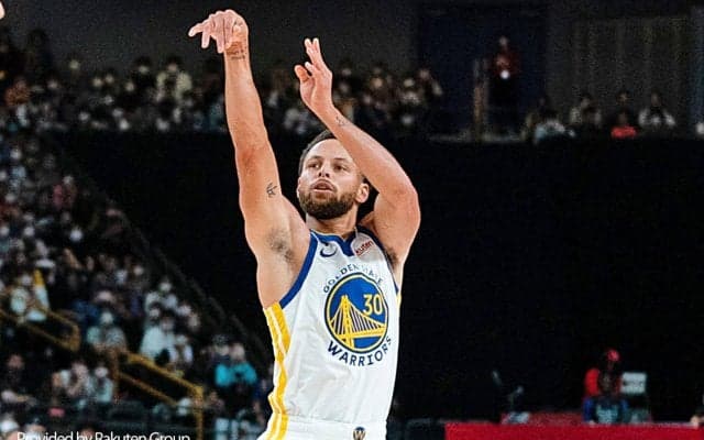 NBAカリーがまたも神技、ゴールを背に3連発動画が公開、撮影者は「これは間違いなく本物です」と紹介