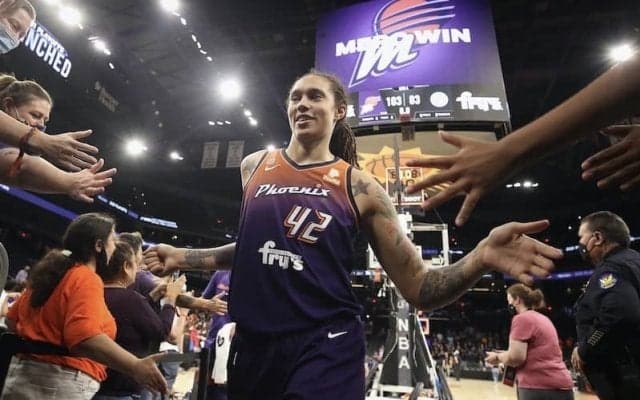 ロシアで逮捕されたグライナーが294日ぶりに釈放…WNBAなどが祝福の声を発信