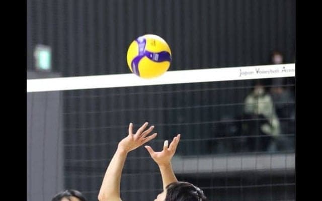 攻撃的なバレーを展開し、天皇杯初戦を突破！