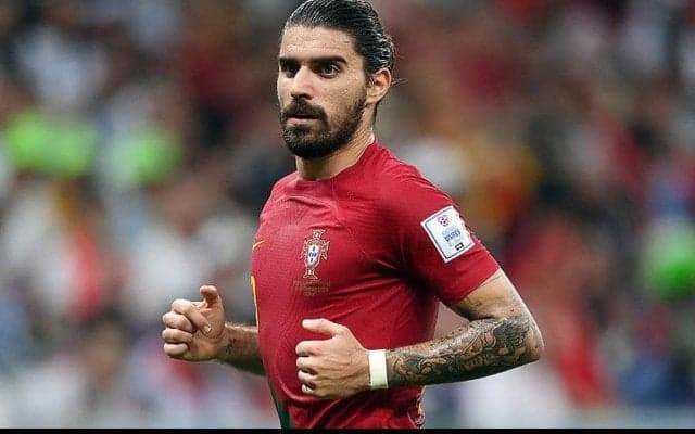 バルセロナがネヴェス獲得で口頭合意か？　移籍実現のカギはチャビ監督