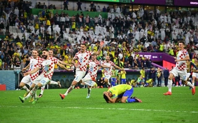 日本戦に続き「ブラジル相手に2戦連続PK勝ち」！クロアチアが施していた「準備」【“計25大会出場”ジャーナリストのカタールW杯現地ルポ】