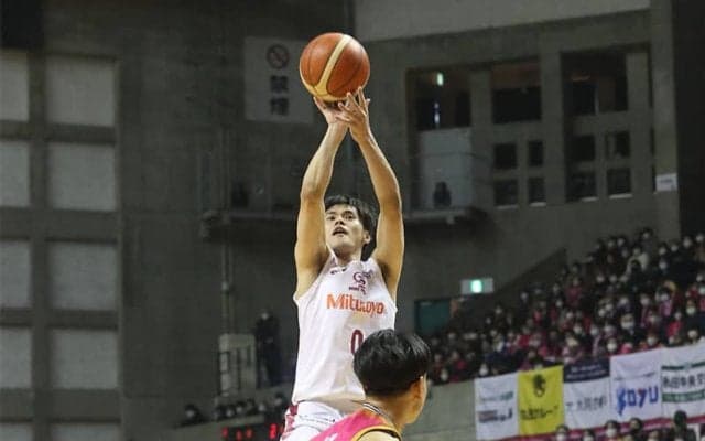 川崎ブレイブサンダースが接戦を制す…藤井祐眞が22得点、ヒースは17得点6ブロックと攻守に躍動
