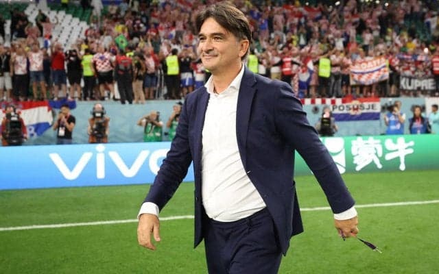 森保監督をリスペクト？ ブラジル撃破のクロアチア、ダリッチ監督が90度のお辞儀でファンに感謝「みんなに楽しんでもらいたい」