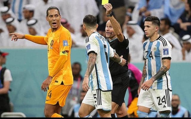 FIFAが大荒れのオランダvsアルゼンチンの違反行為に関する懲戒手続きを開始