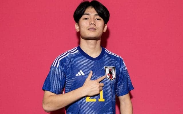 W杯終えたばかりの上田綺世、早速合流しトレーニングマッチで衝撃のゴール！勝利に導く