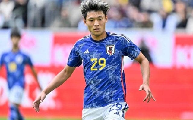 「ワールドカップ行って、何覚えてきた⁉️」日本代表・町野修斗のヘアメイク後の「決めポーズ」が1万回再生！ カタールW杯帰りのFWが見せた「一瞬のカメラ目線」