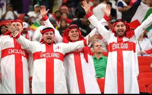 「どうか彼をクビにしないで」配達先でW杯を観戦する英ドミノピザ従業員が話題！ケインのPK見て足早に仕事復帰 